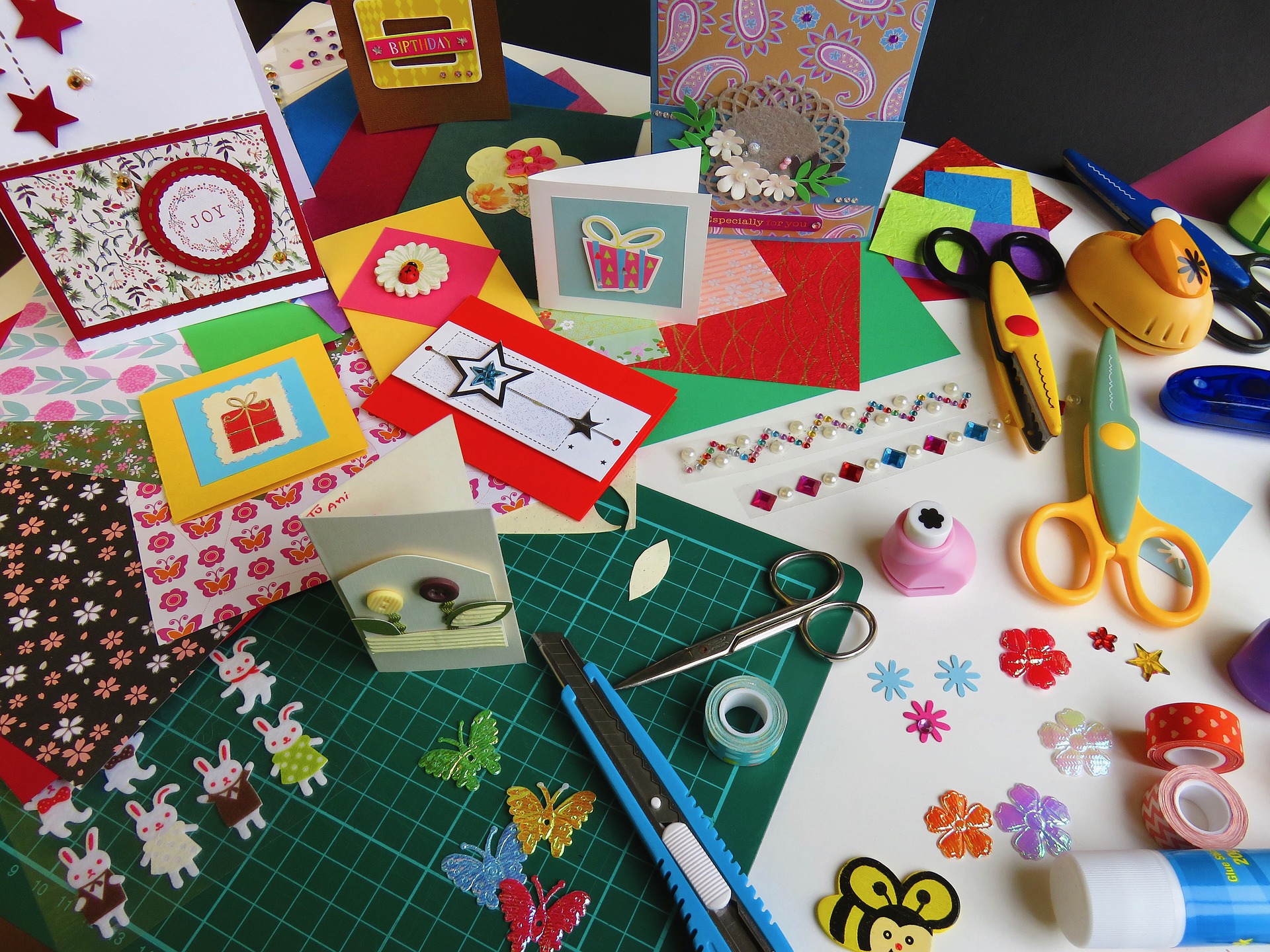 Course Image for 6212C221 Calming crafts: Create a card (Workshop)